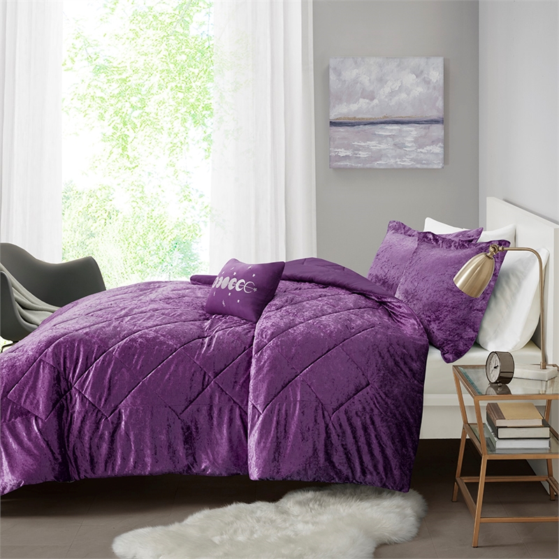 Pemberly Row Modern / Contemporary Velvet Comforter Set in Purple