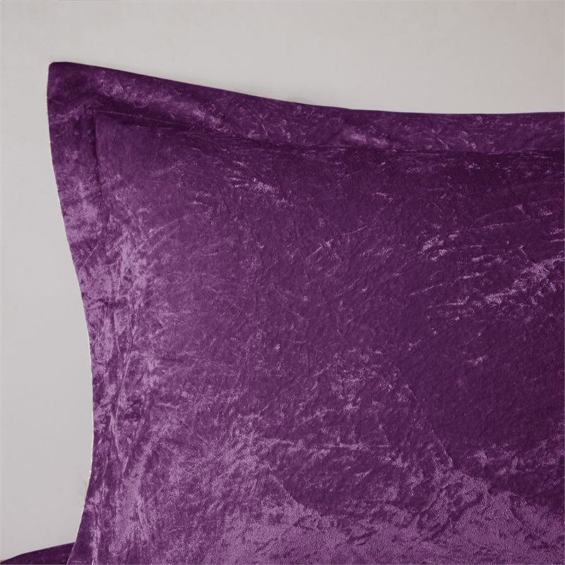 Pemberly Row Modern / Contemporary Velvet Comforter Set in Purple
