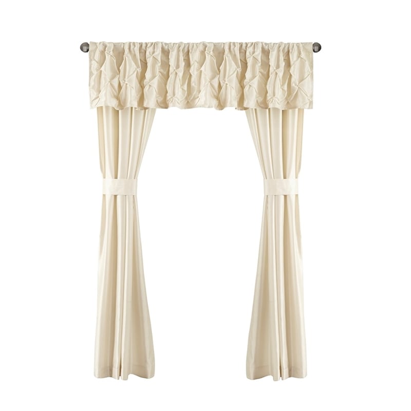 Pemberly Row Modern 24 Piece Bedroom Decor Set in a Bag in Ivory