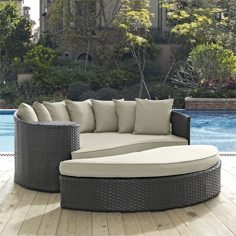 Pemberly Row Aluminum and Rattan Patio Daybed in Canvas/Beige