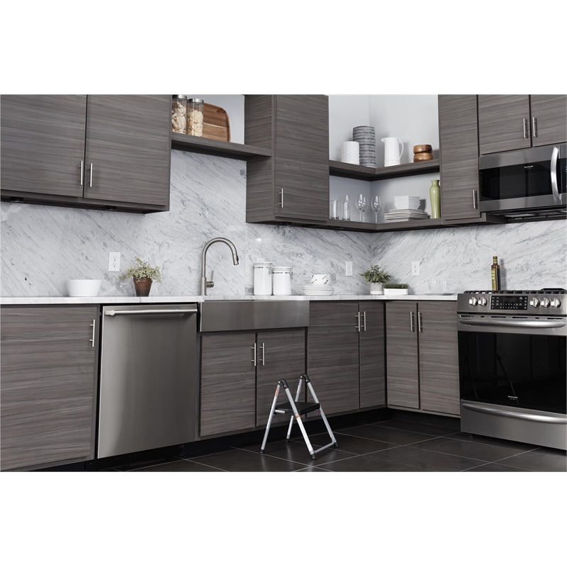 Pemberly Row Contemporary Metal 17