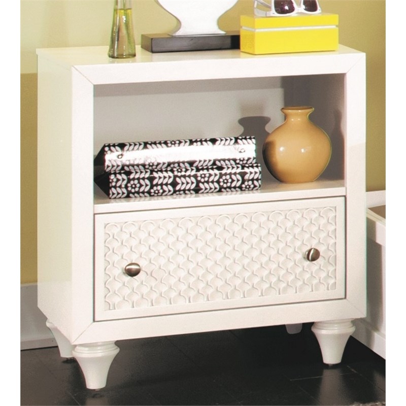 Pemberly Row Contemporary 1-Drawer Nightstand in Creamy White