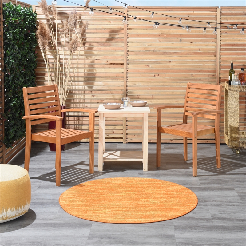 Pemberly Row 4' x Round Sunburst Fabric Outdoor Area Rug (4' Round)
