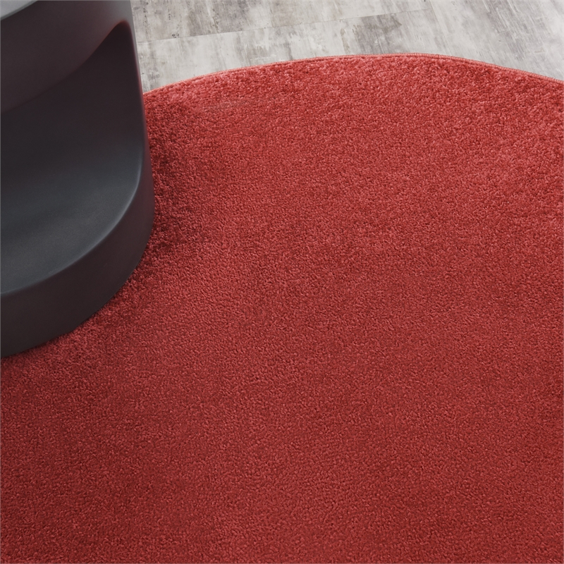 Pemberly Row 4' x Round Brick Red Fabric Outdoor Area Rug (4' Round)