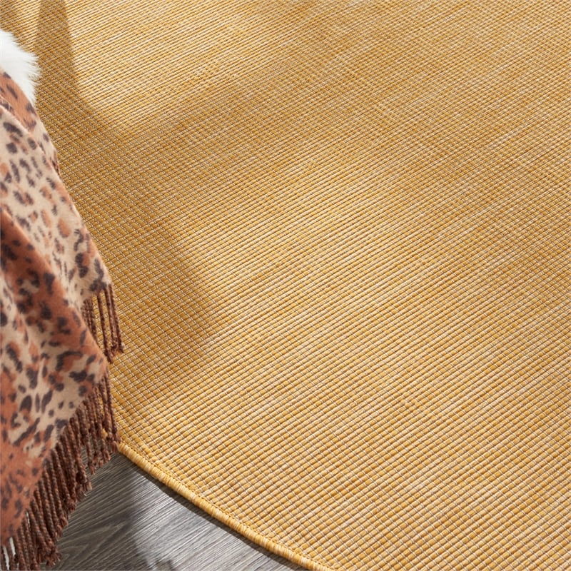 Pemberly Row 6' x Round Yellow Fabric Modern Area Rug (6' Round)