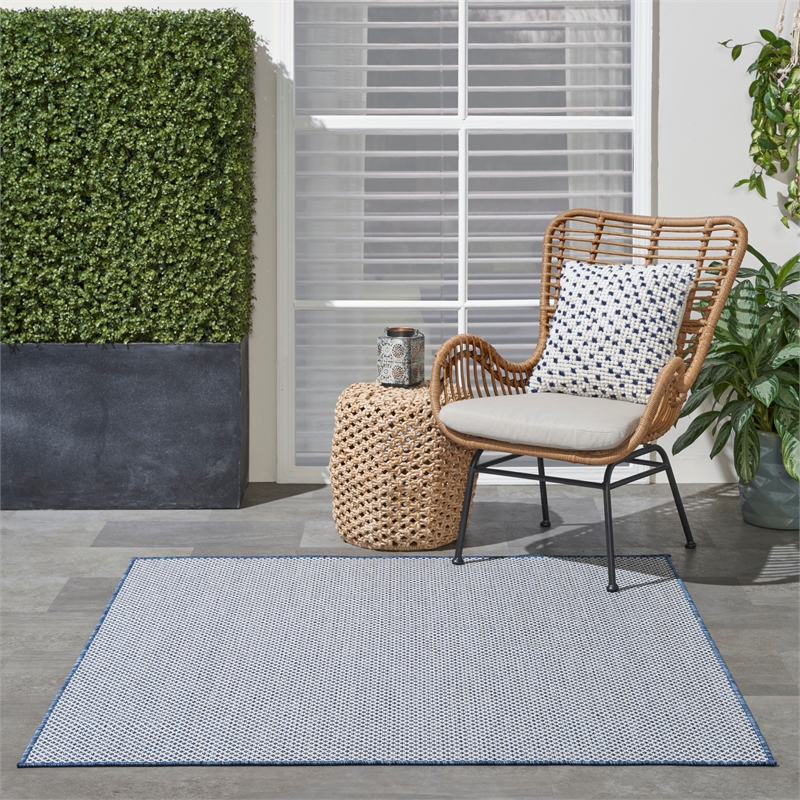 Pemberly Row 4' x Square Ivory Blue Fabric Modern Area Rug (4' Square)