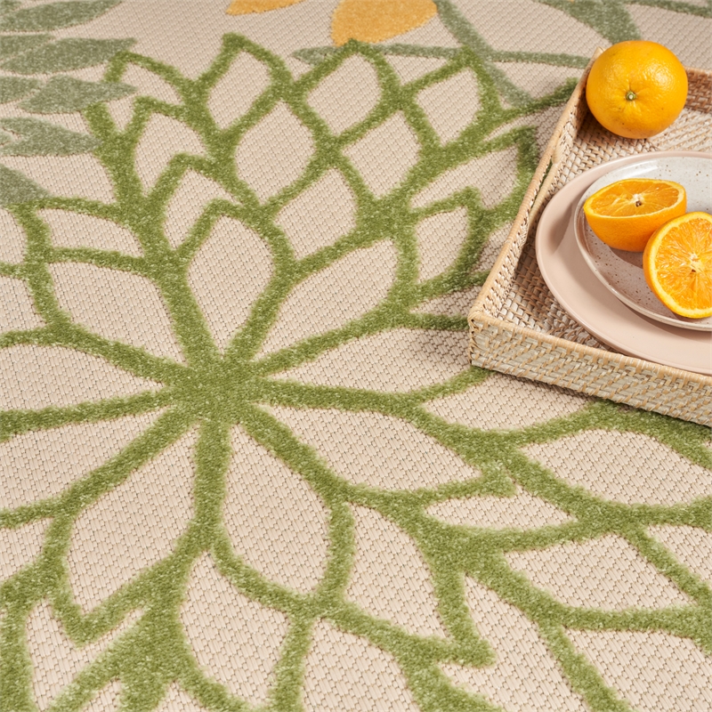 Pemberly Row 8' x Round Green Multicolor Fabric Tropical Area Rug (8' Round)