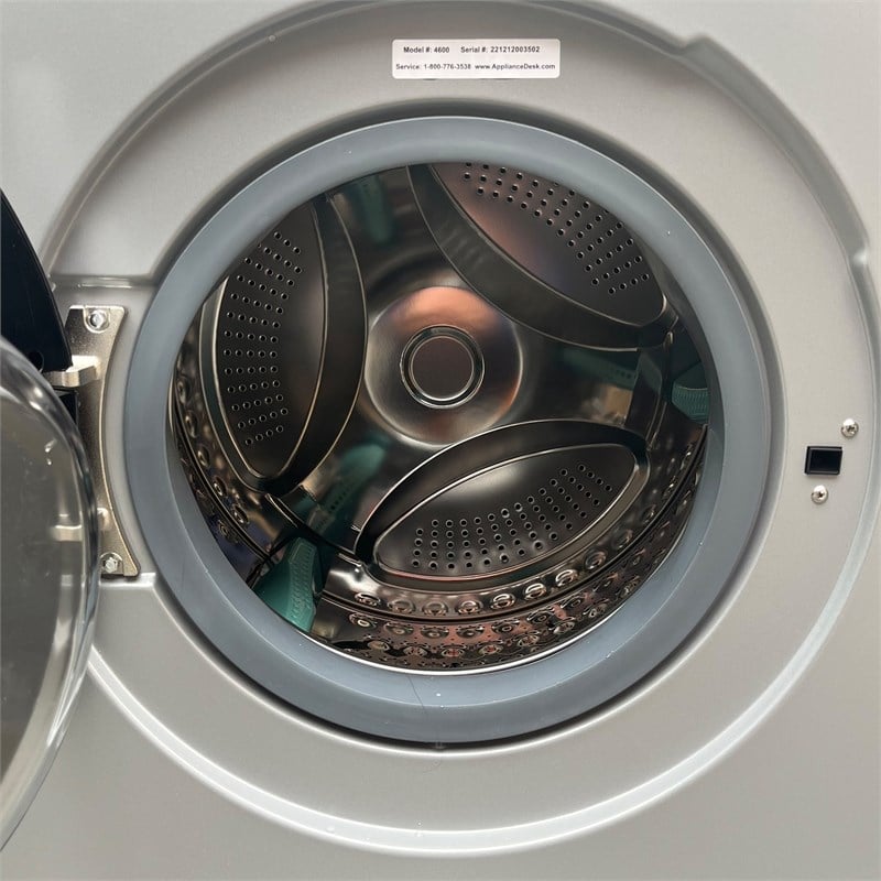 Pemberly Row Pet Compact 110V Vented/Ventless 15 lbs Combo Washer Dryer Silver