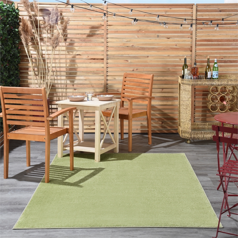Pemberly Row 4' x 6' Green Fabric Outdoor Area Rug (4' x 6')