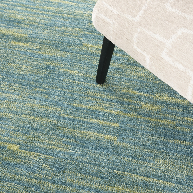 Pemberly Row 6' x Round Blue Green Fabric Outdoor Area Rug (6' Round)