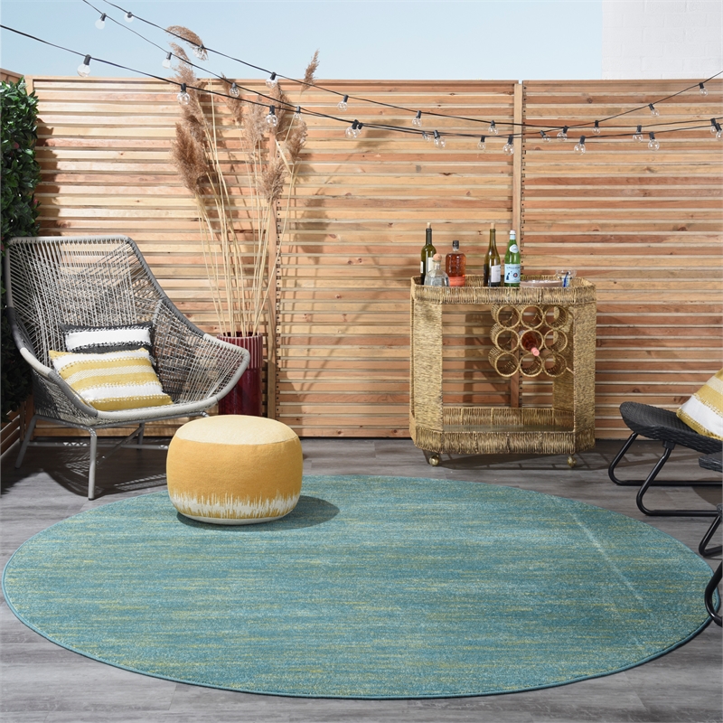 Pemberly Row 8' x Round Blue Green Fabric Outdoor Area Rug (8' Round)