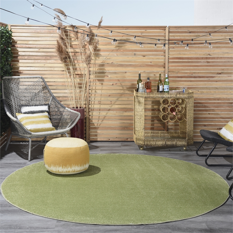 Pemberly Row 8' x Round Green Fabric Outdoor Area Rug (8' Round)