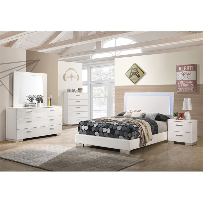 Pemberly Row 6-piece California King Wood Bedroom Set in Glossy White