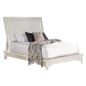 Pemberly Row Traditional Wood Queen Platform Bed in White Finish
