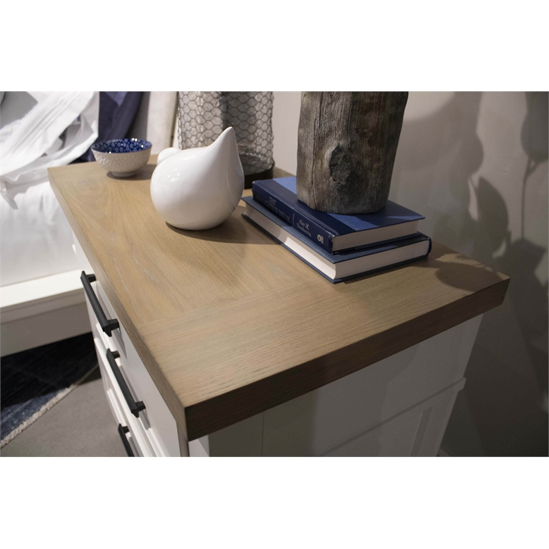 Pemberly Row 30.5'W Modern Bedroom 3 Drawer Nightstand in White