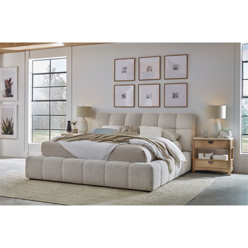 Pemberly Row Traditional Fabric Upholstered Queen Bed in Beige