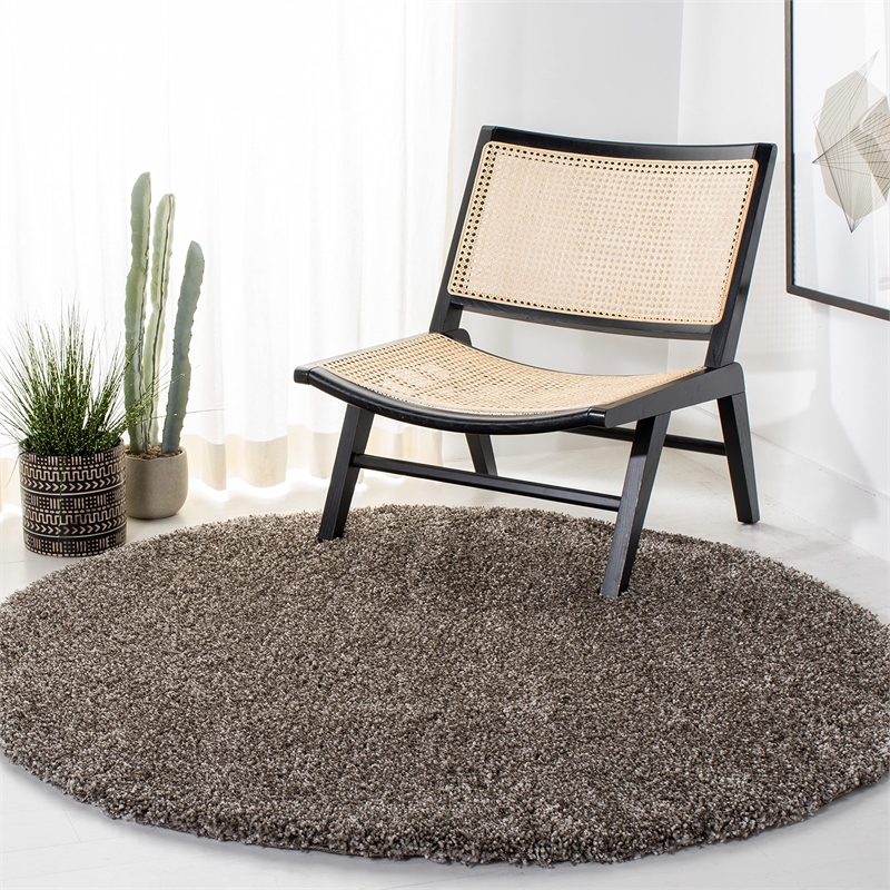 Pemberly Row Transitional Polypropylene Round Rug in Gray Finish