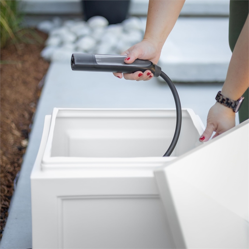 Pemberly Row Traditional Plastic Garden Hose Bin in White Finish