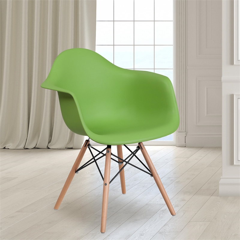 Pemberly Row Contemporary Plastic Chair With Wood Base In Gray