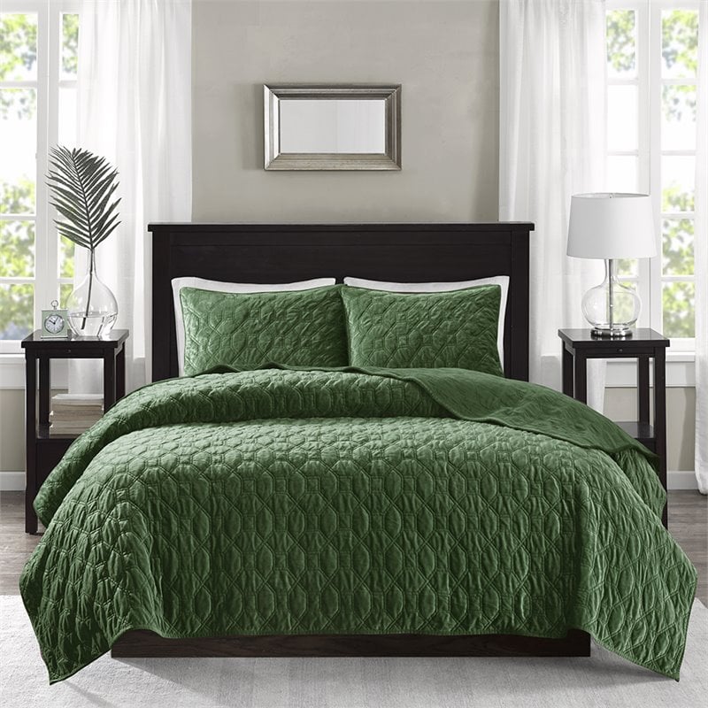 Pemberly Row 3-Piece Polyester Faux Velvet Coverlet Set in Green
