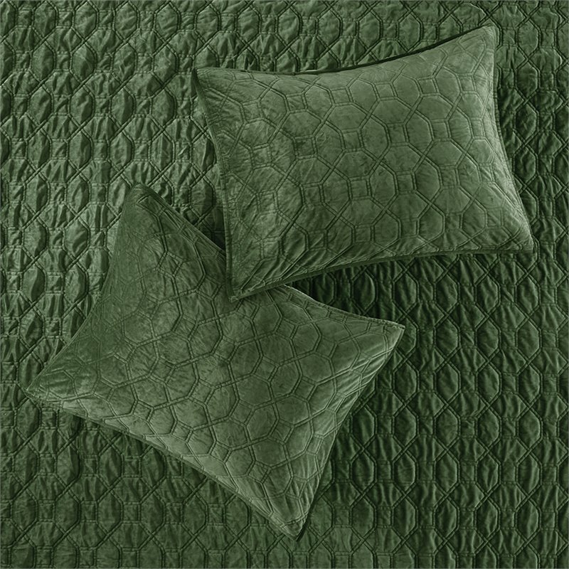 Pemberly Row 3-Piece Polyester Faux Velvet Coverlet Set in Green