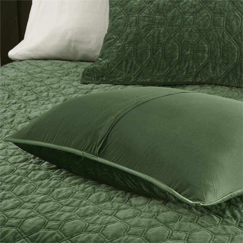 Pemberly Row 3-Piece Polyester Faux Velvet Coverlet Set in Green