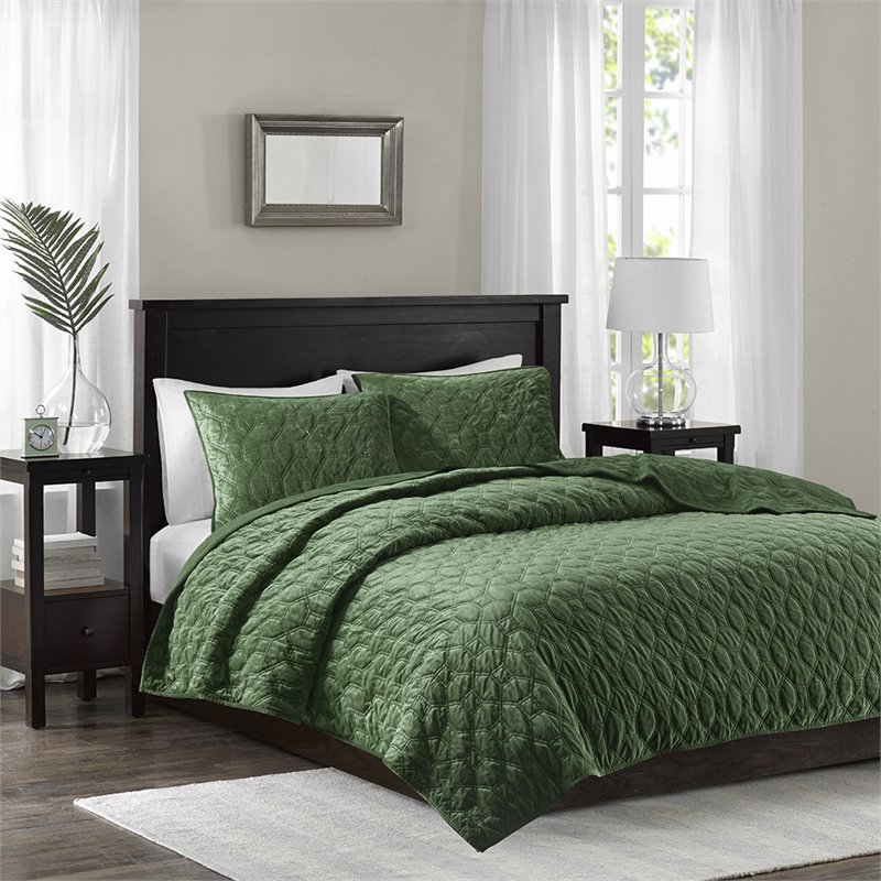 Pemberly Row 3-Piece Polyester Faux Velvet Coverlet Set in Green