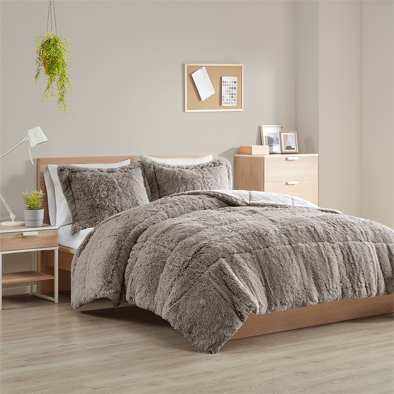 Pemberly Row Polyester Back Shaggy Long Fur Comforter Set in Gray