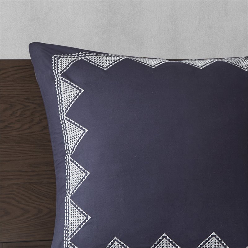 Pemberly Row Mid-Century Cotton Printed Coverlet Mini Set in Navy