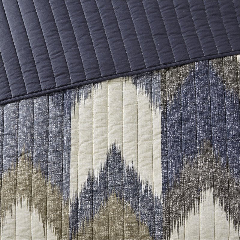 Pemberly Row Mid-Century Cotton Printed Coverlet Mini Set in Navy