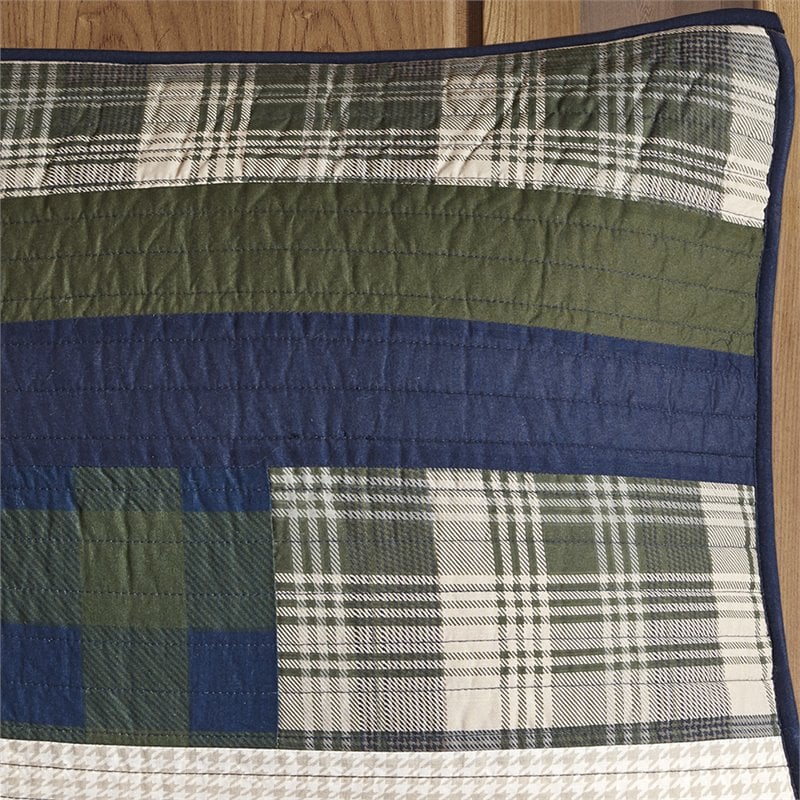 Pemberly Row 100 Percent Cotton Percale Printed Quilt Mini Set in Green