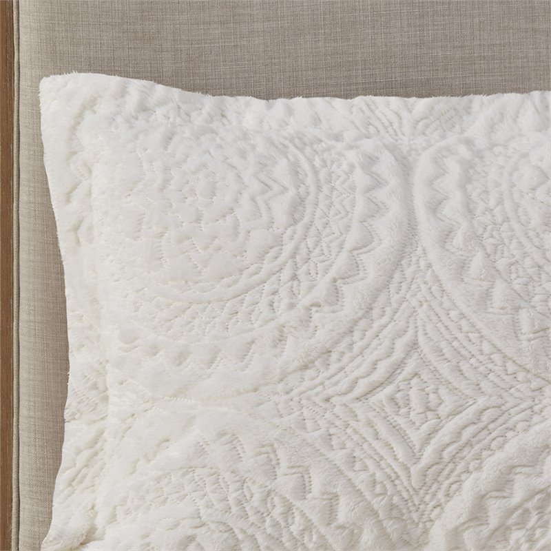 Pemberly Row Polyester Long Fur to Mink Comforter Set in Ivory