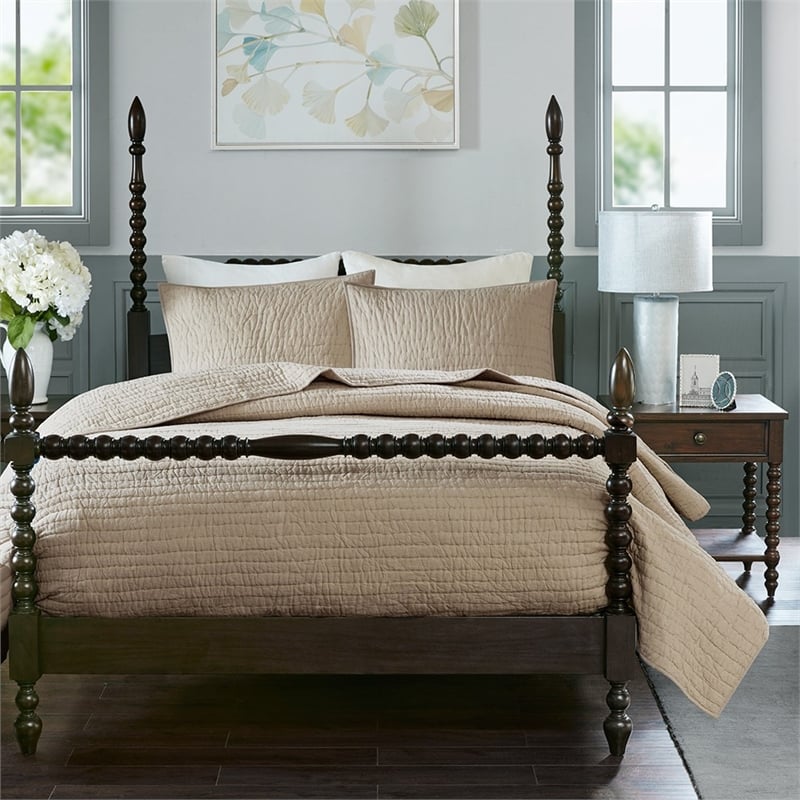 Pemberly Row Contemporary 3 Piece Hand Quilted Cotton Quilt Set in Linen