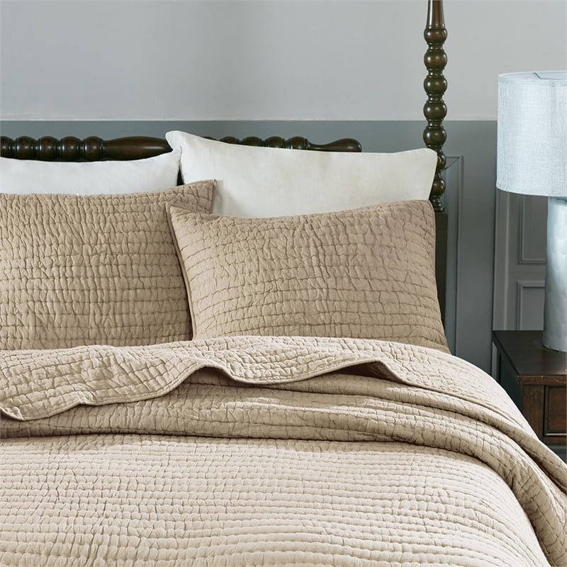 Pemberly Row Contemporary 3 Piece Hand Quilted Cotton Quilt Set in Linen