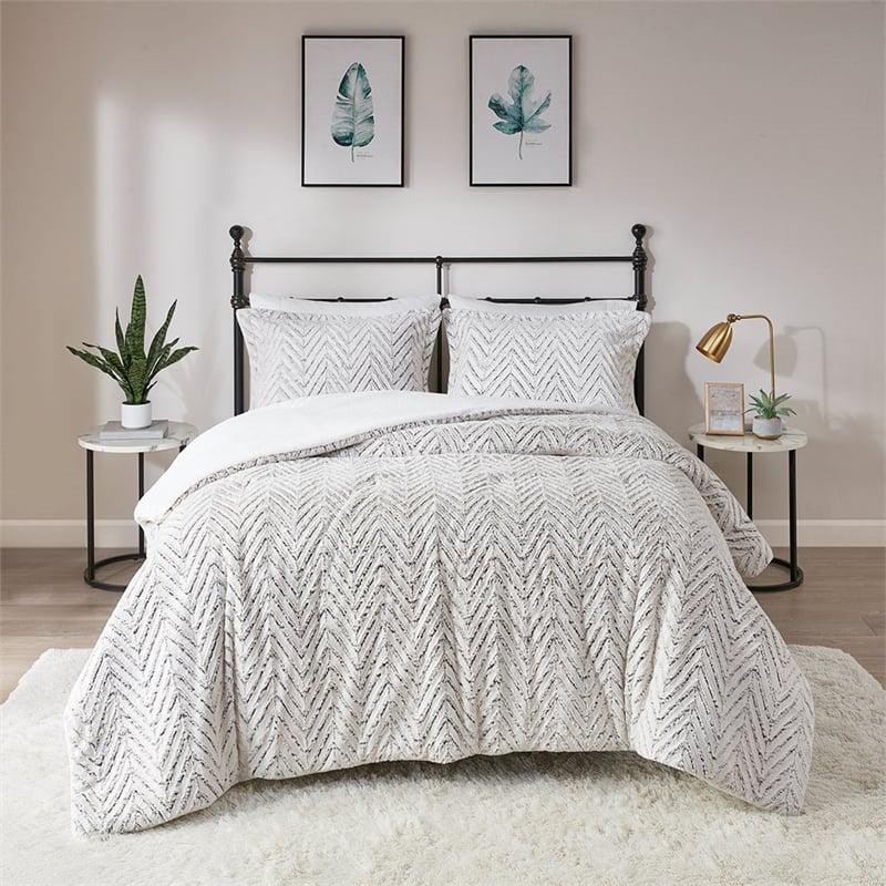 Pemberly Row Ultra Plush Down Alternative Comforter Set in Ivory
