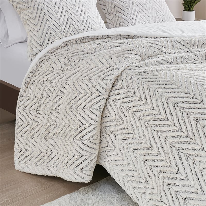 Pemberly Row Ultra Plush Down Alternative Comforter Set in Ivory