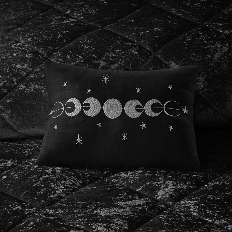 Pemberly Row Modern / Contemporary Velvet Duvet Cover Set in Black