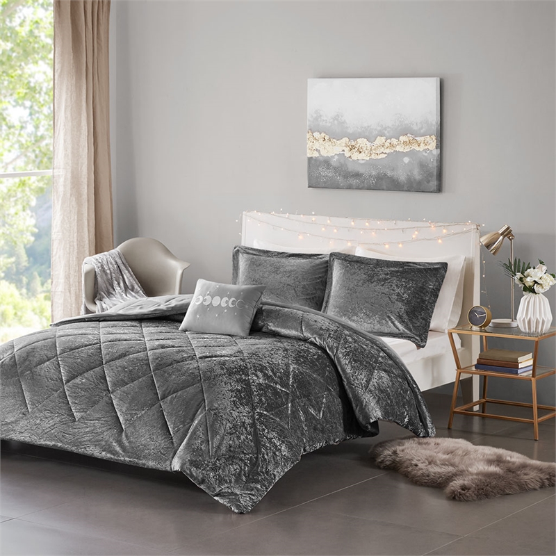Pemberly Row Modern / Contemporary Velvet Comforter Set in Gray