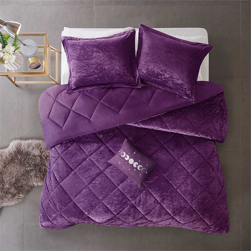 Pemberly Row Modern / Contemporary Velvet Comforter Set in Purple
