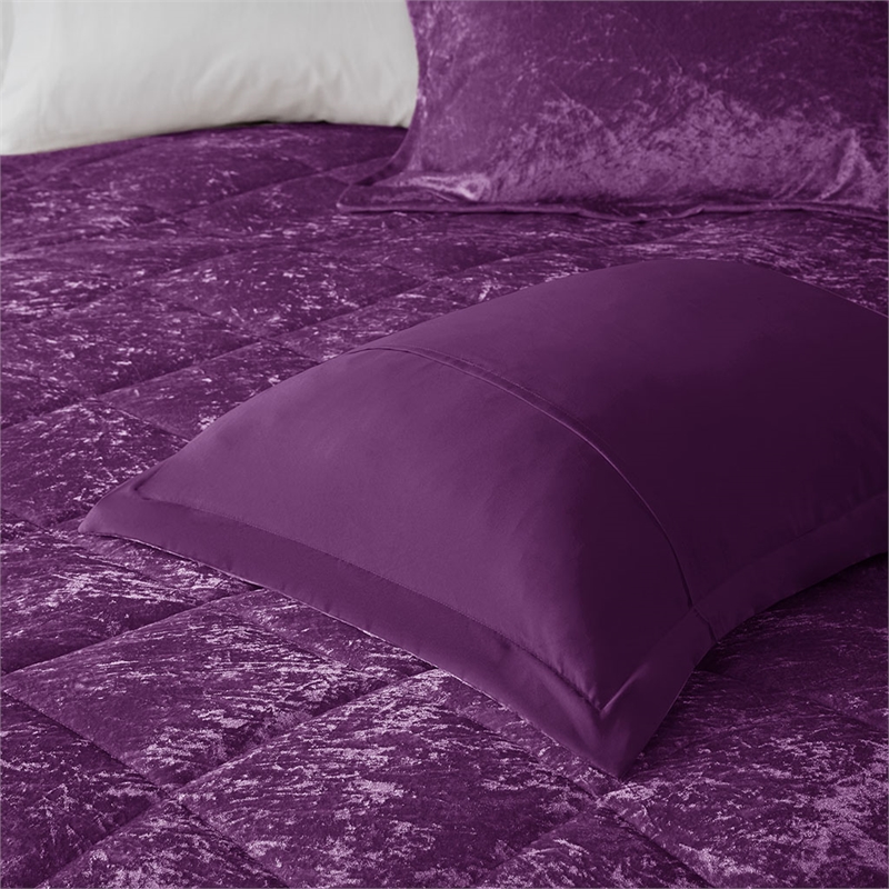 Pemberly Row Modern / Contemporary Velvet Comforter Set in Purple