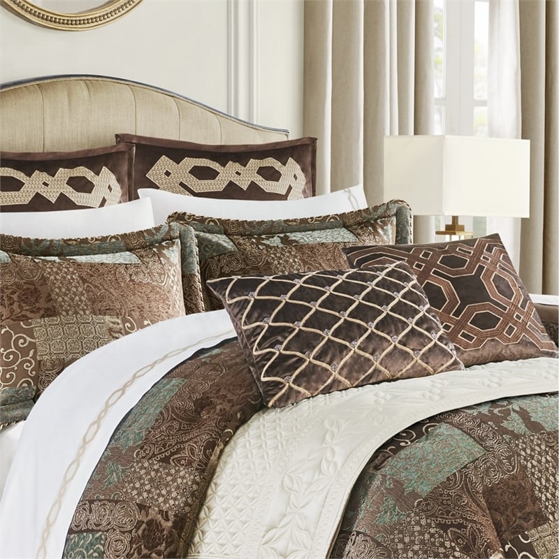 Pemberly Row Contemporary 4 Piece Brown Comforter Set in Brown Queen