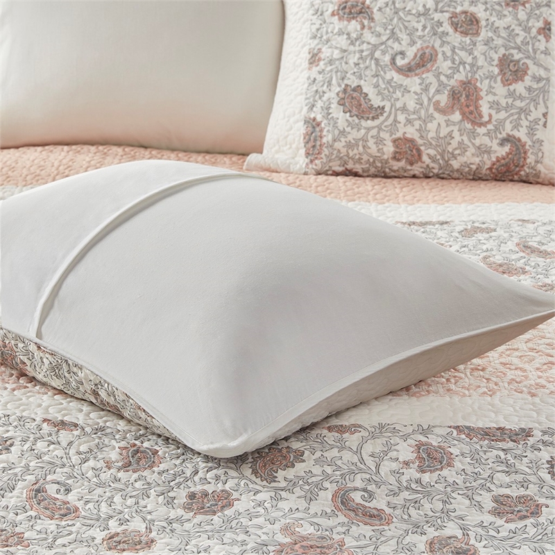 Pemberly Row 6 Piece Cotton Quilt Set with Throw Pillows in Blush King/Cal King