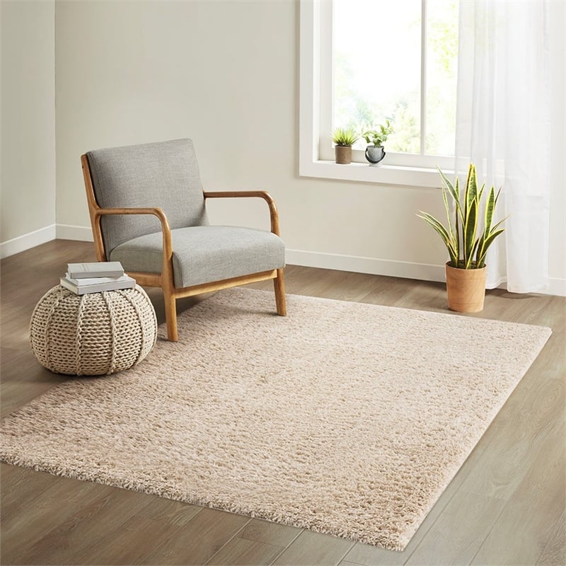 Pemberly Row Super Soft Polyester Shag Area Rug in Cream 5x7'