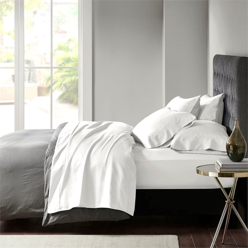 Pemberly Row 800 Thread Count Cotton Blend Sheet Set in White Cal King