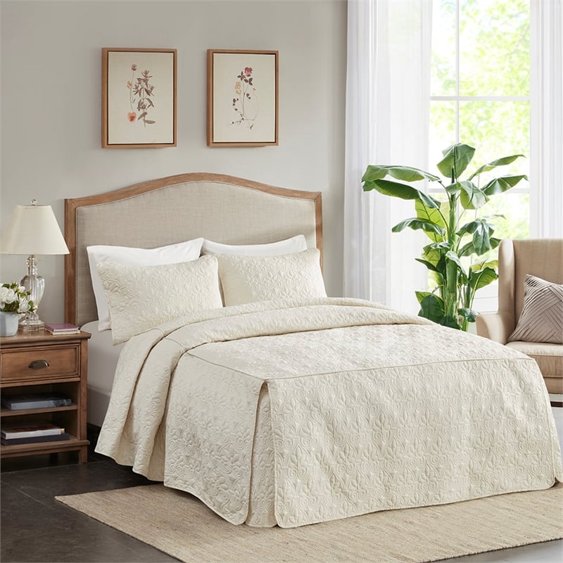 Pemberly Row Contemporary 3-Piece Fabric Fitted Bedspread Set in Cream