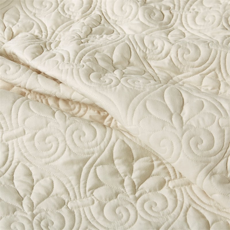 Pemberly Row Contemporary 3-Piece Fabric Fitted Bedspread Set in Cream