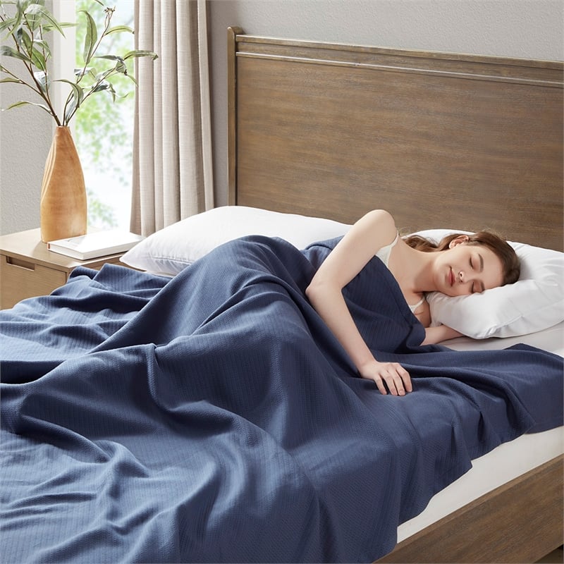 Pemberly Row Modern Ring Spun Soft Cotton King Blanket in Navy