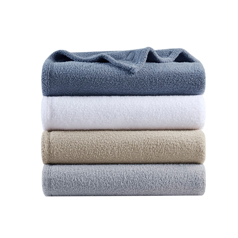 Pemberly Row Soft Faux Feathersoft Fabric King Blanket in White