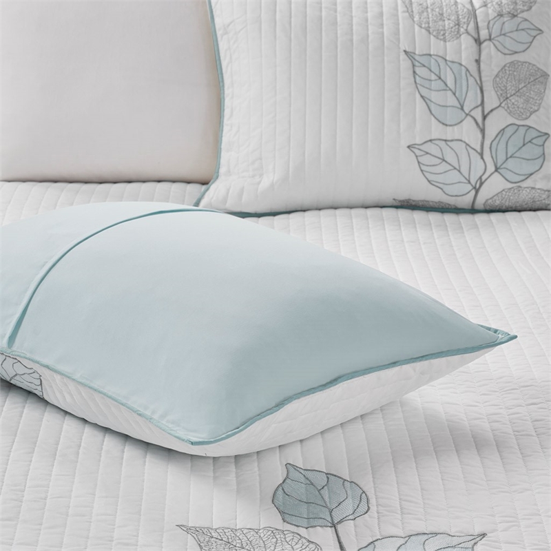Pemberly Row 6 Piece Embroidered Quilt Set with Throw Pillows in Blue