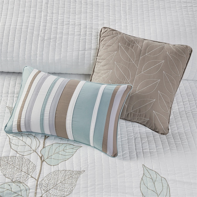 Pemberly Row 6 Piece Embroidered Quilt Set with Throw Pillows in Blue